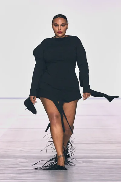 Look 9
